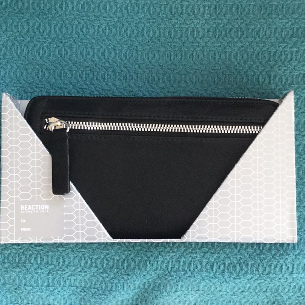 Kenneth Cole Zip Around Wallet